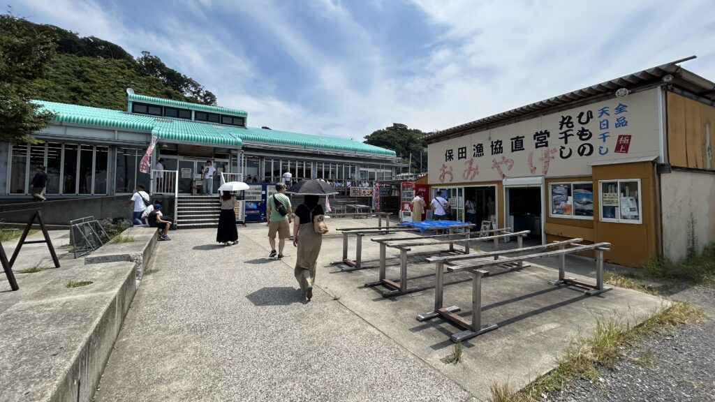 大混雑のばんや本館