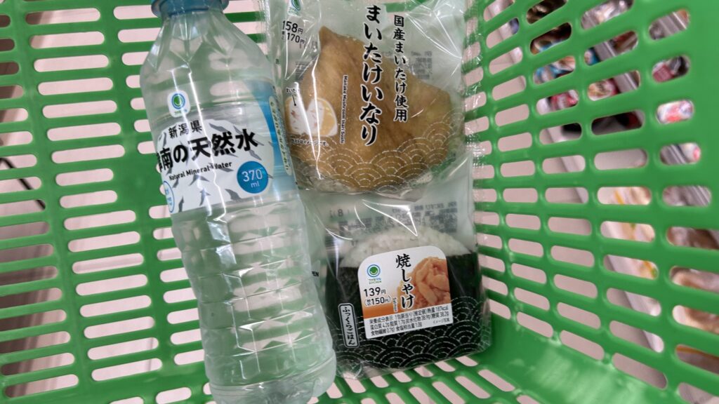 徒歩の場合はコンビニでランチ