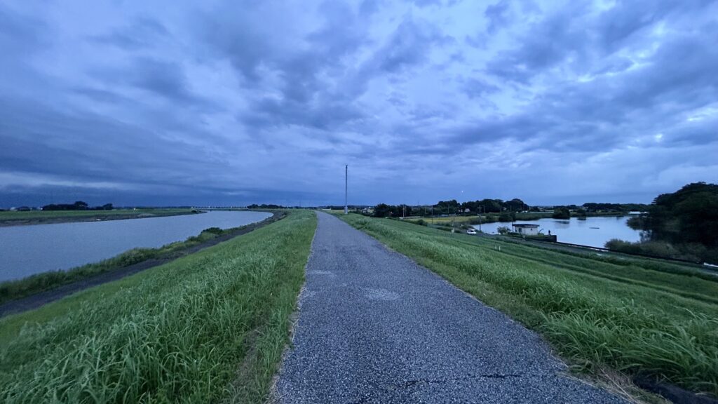 (左)新水路 (右)三日月湖