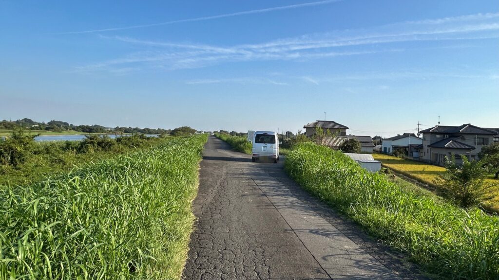 堤防上の道路は河川管理用の道路