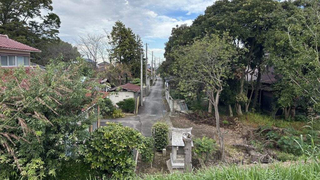 小目沼橋の東岸-下小目地区