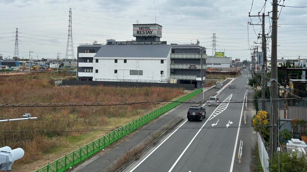 住宅街とは離れた場所にある