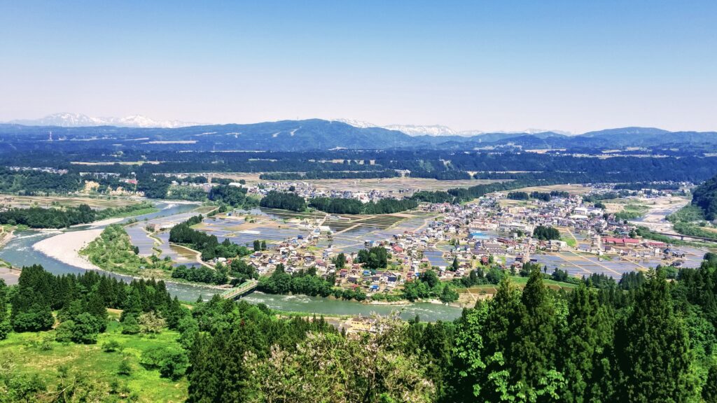 新潟県魚沼郡津南町の河岸段丘