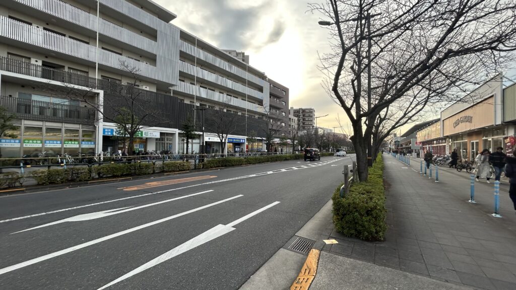 西新井駅前