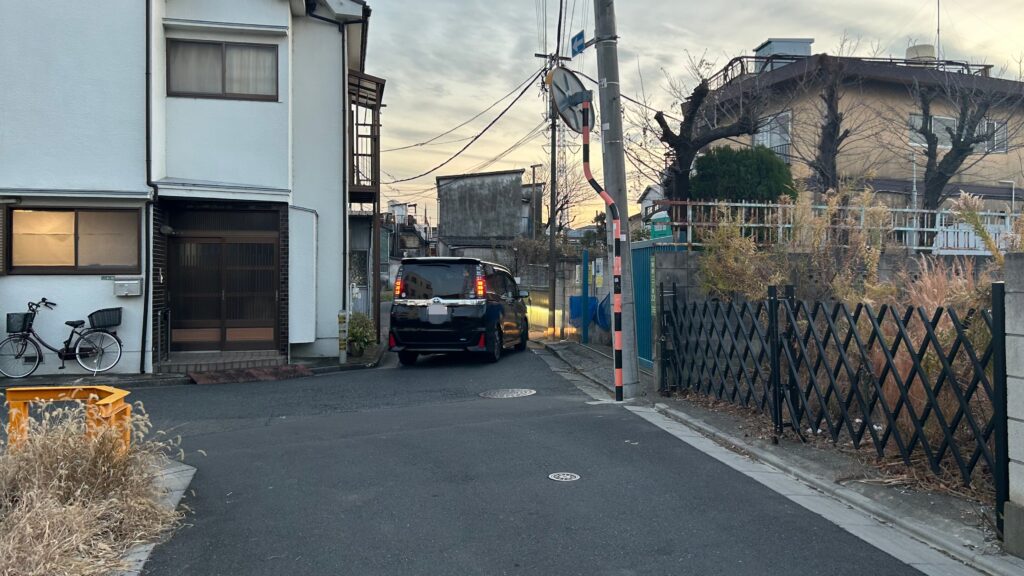 西新井の細い道